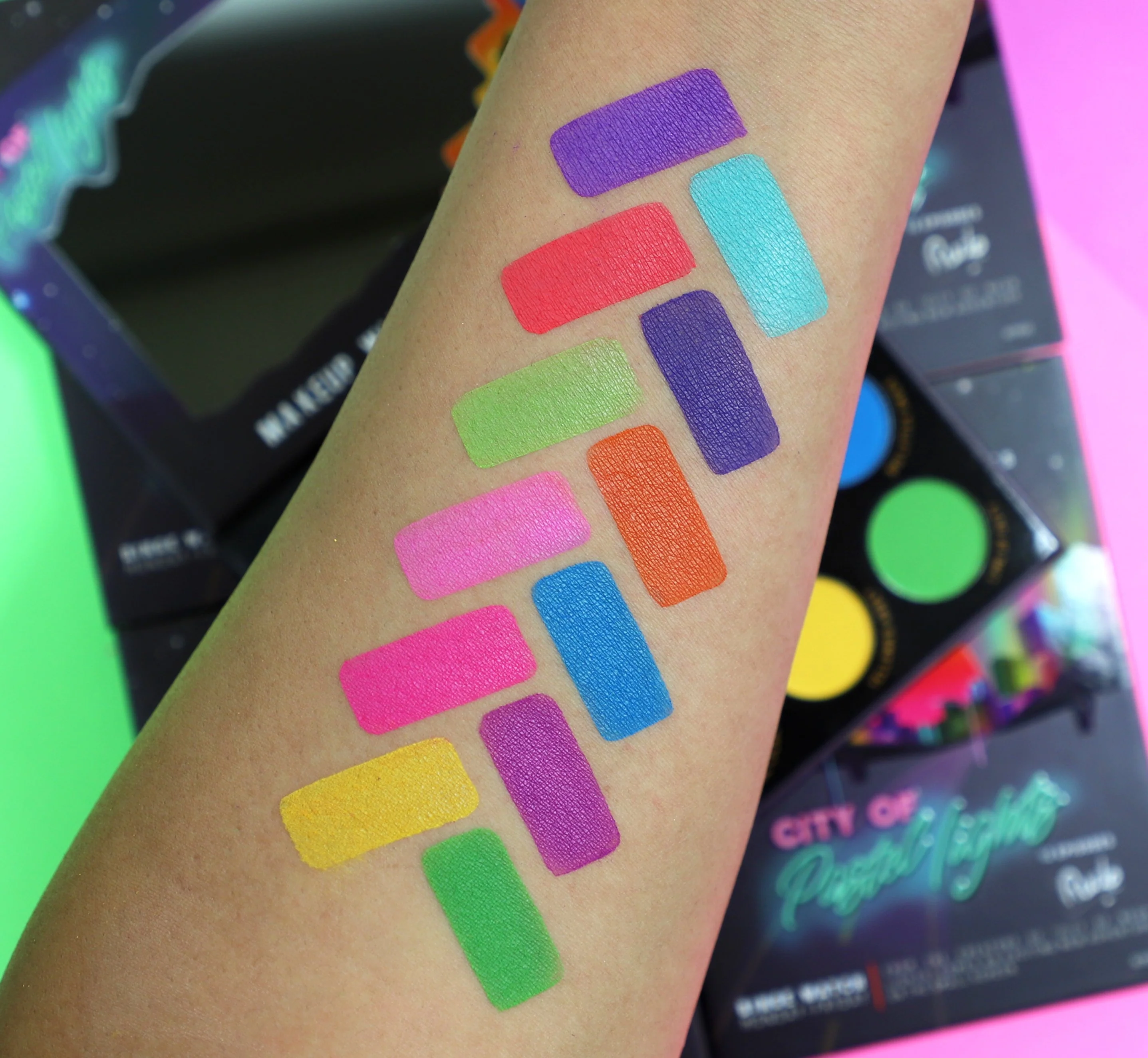 City of Pastel Lights - 12 Pastel Pigment & Eyeshadow Palette - Image 4